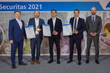 Alle Gewinner der Goldenen Securitas v.l.n.r.: Univ.Doz. Dr. Thomas Mück/Stv. Generaldirektor der AUVA; Georg Prager/Melange Konditorei Neumeister GmbH; Markus Lintner/Lintner Sicherheitstechnik GmbH; Christoph Kössner/Kössner GmbH; Mag. Dr. Rolf Gleißner, Leiter der Abteilung für Sozialpolitik und Gesundheit in der Wirtschaftskammer Österreich 