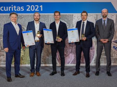 Alle Gewinner der Goldenen Securitas v.l.n.r.: Univ.Doz. Dr. Thomas Mück/Stv. Generaldirektor der AUVA; Georg Prager/Melange Konditorei Neumeister GmbH; Markus Lintner/Lintner Sicherheitstechnik GmbH; Christoph Kössner/Kössner GmbH; Mag. Dr. Rolf Gleißner, Leiter der Abteilung für Sozialpolitik und Gesundheit in der Wirtschaftskammer Österreich 